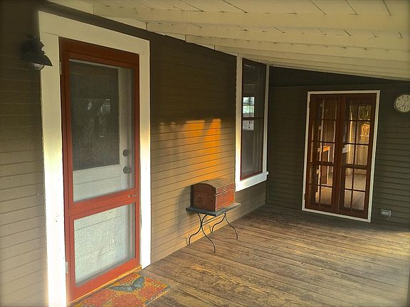 2nd image of 312 Lion St APT A