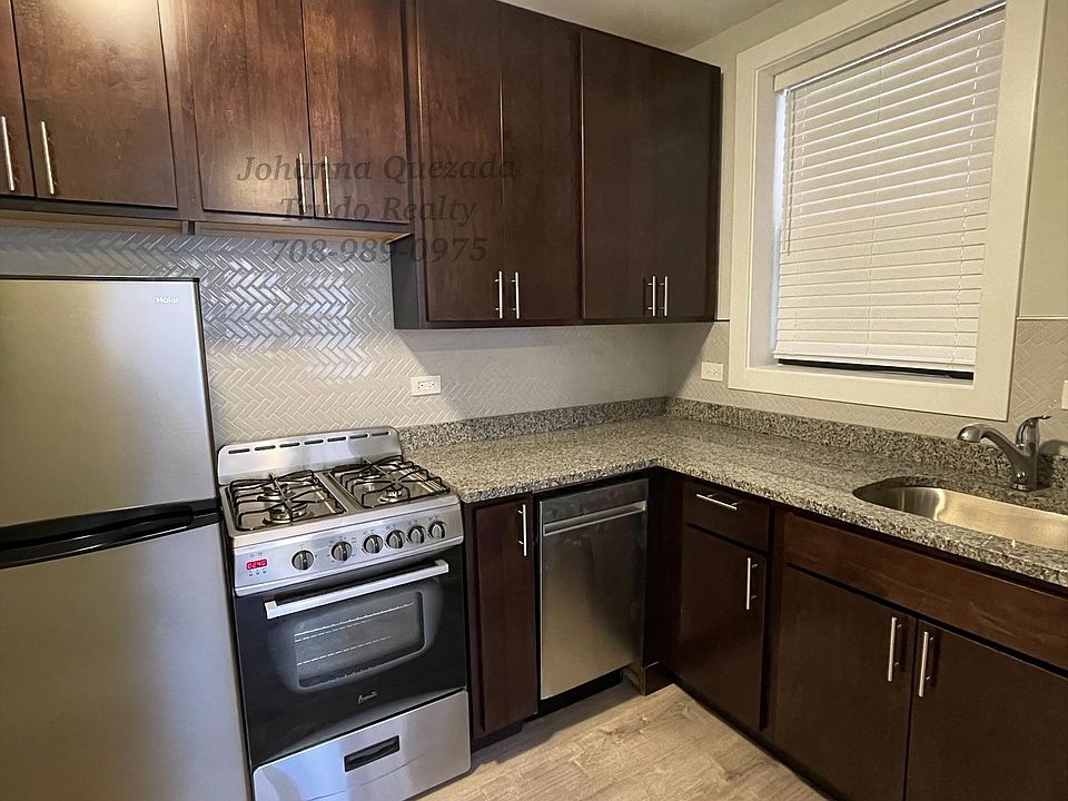 1st image of 427-30 W Belden Ave #304