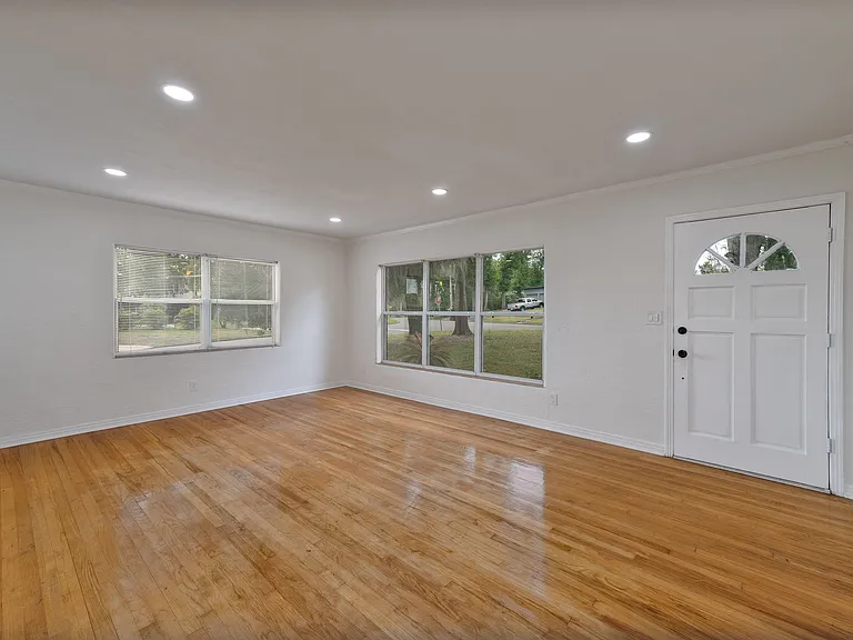3610 Clemwood Dr — Photo 6