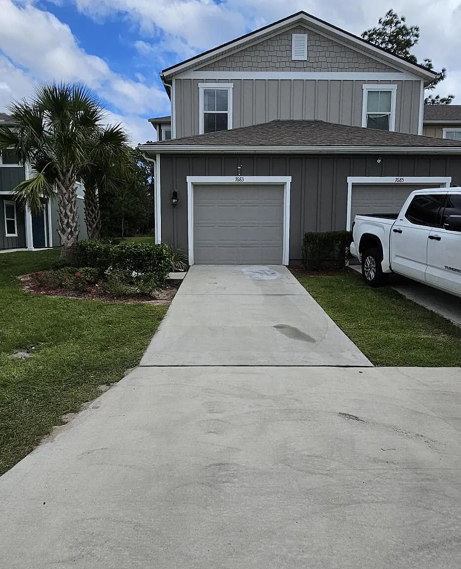 3 bed, 2.5 bath, 1492 sqft, $1,895 — Photo 1