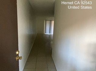 800 Sunjoy Dr #32, Hemet, CA 92543