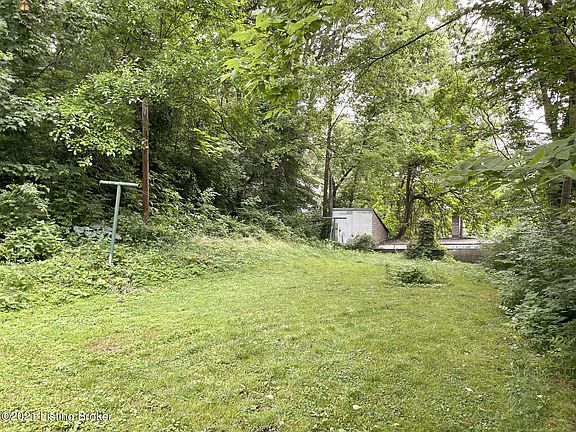 3rd image of 2353 Sycamore Ave