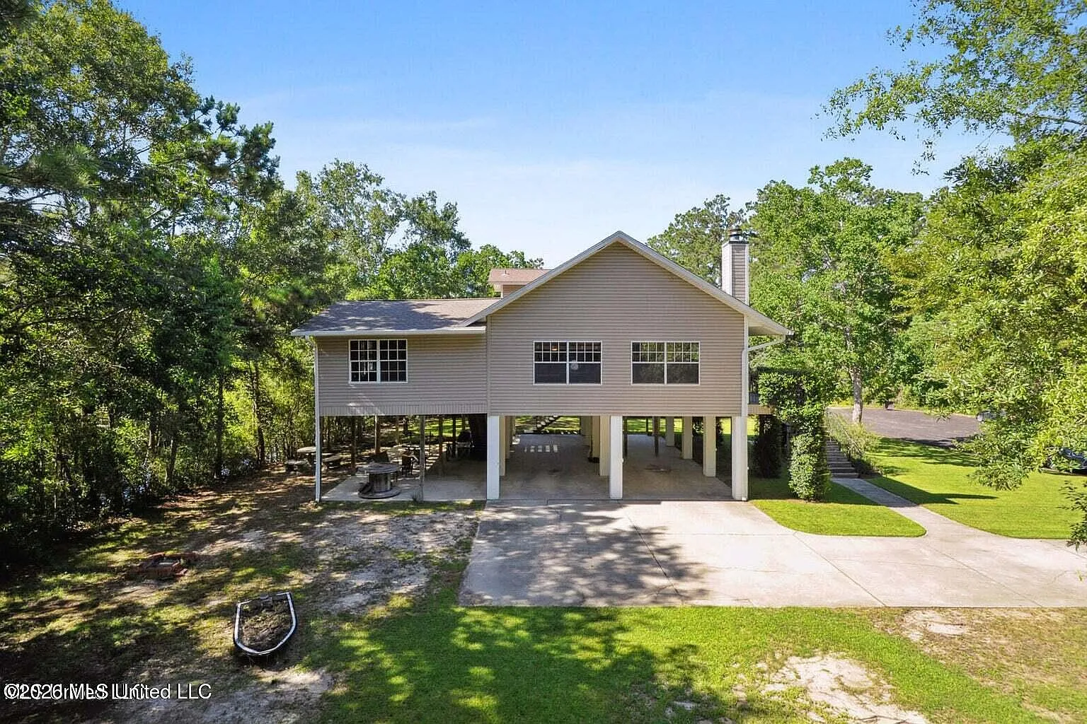 3 bed, 2.0 bath, 1678 sqft, $2,400 — Photo 4