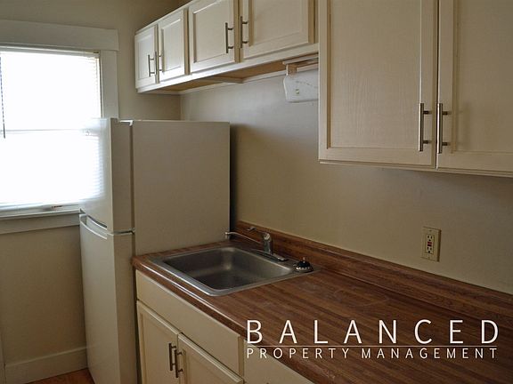 220-9-4-kitchen