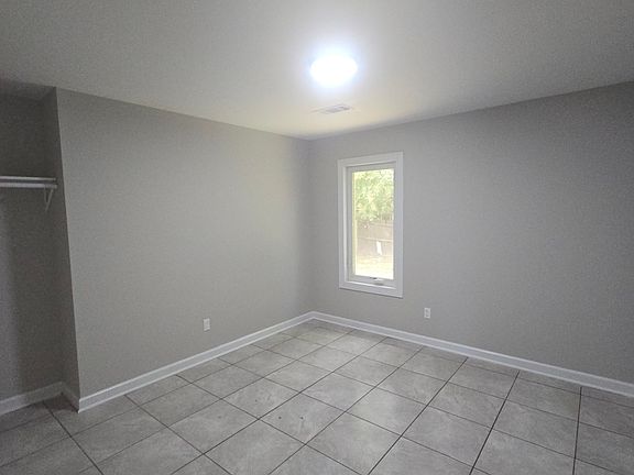 5th image of 141 Shelton St