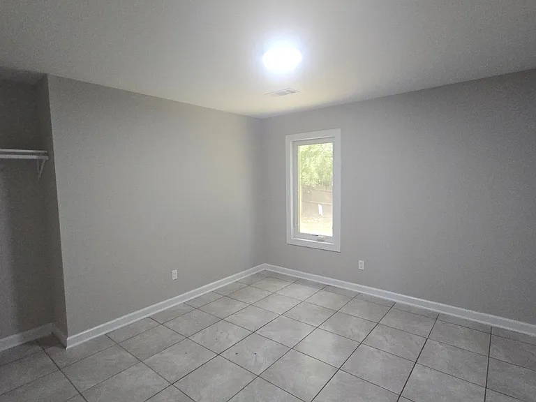141 Shelton St — Photo 5