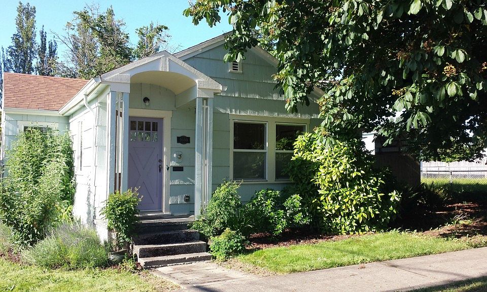1st image of 1600 Pine Ave NE