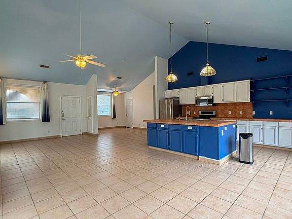 4th image of 15434 Escapade St