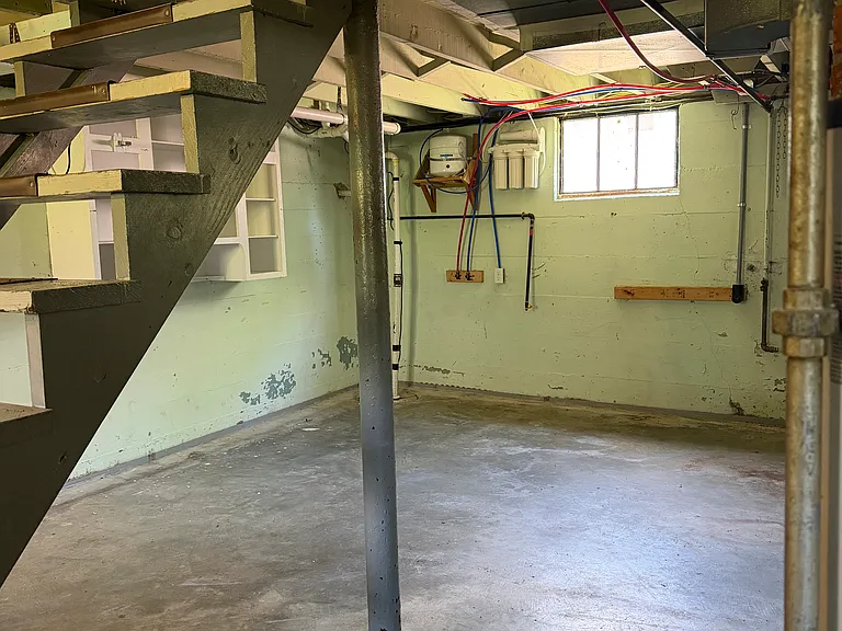 Laundry hookup option in basement