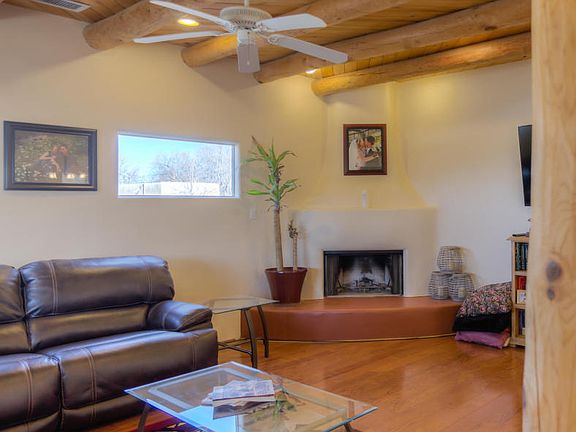 5th image of 302 Richmond Dr SE