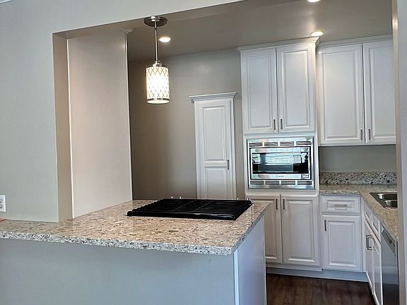 4th image of 4121 Ocean View Blvd APT B