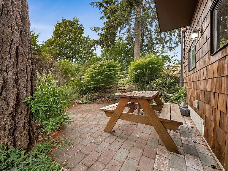 17600 Sylvester Rd SW #A — Photo 10
