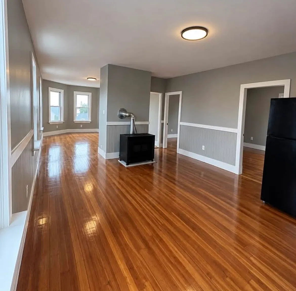 3 bed, 1100 sqft, $1,800 — Photo 1