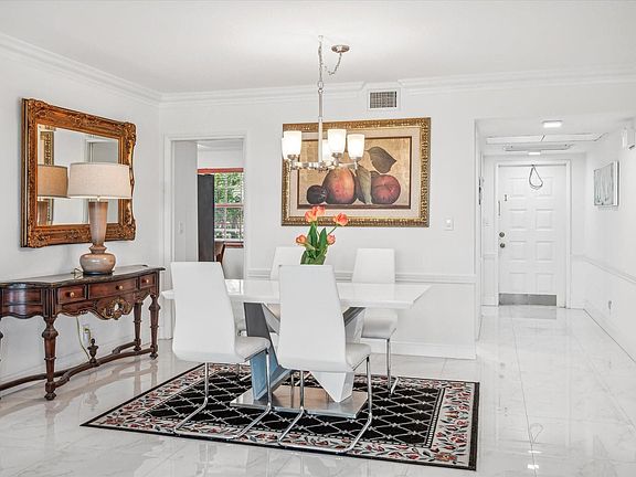 4th image of 806 Cypress Boulevard #402