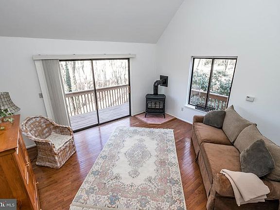 2nd image of 109 Dorothy Ln