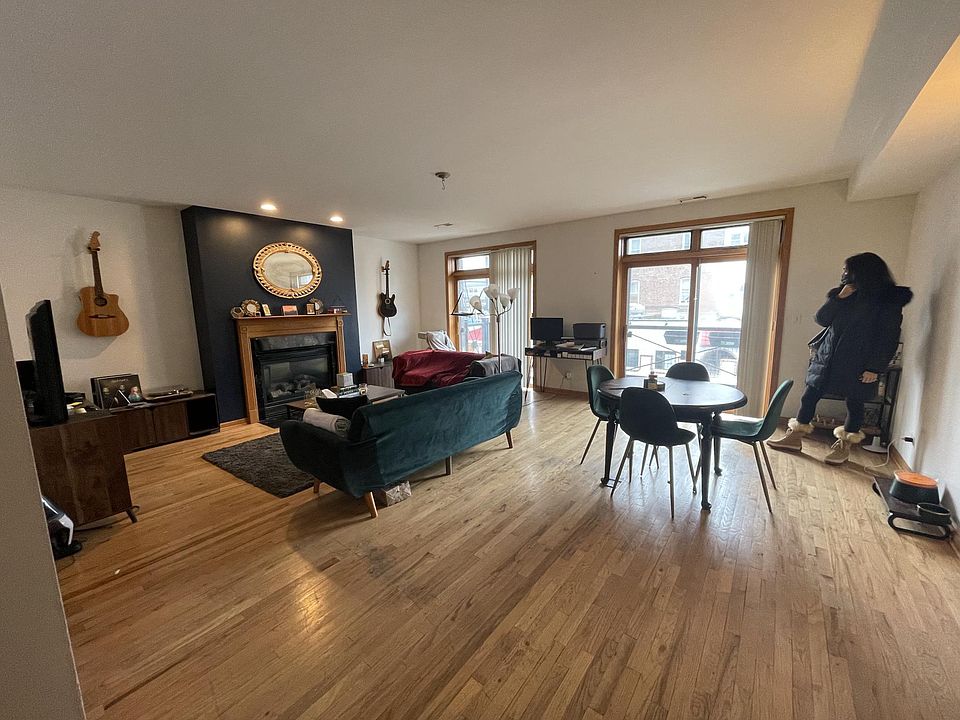 1st image of 863 W Buckingham Pl #201