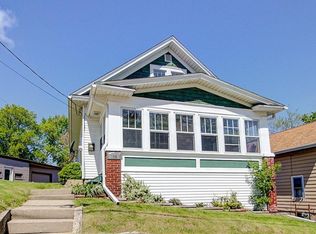 128 4th St, Waukesha, WI