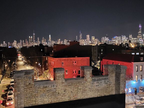 4th image of 1062 N Ashland Ave APT 104