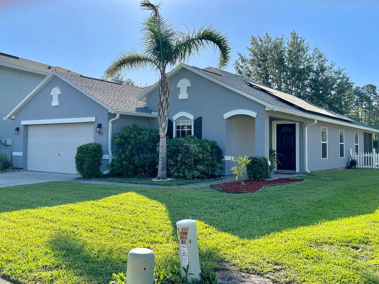 Lovely home is located on the edge of a beautiful retention pond — Photo 2