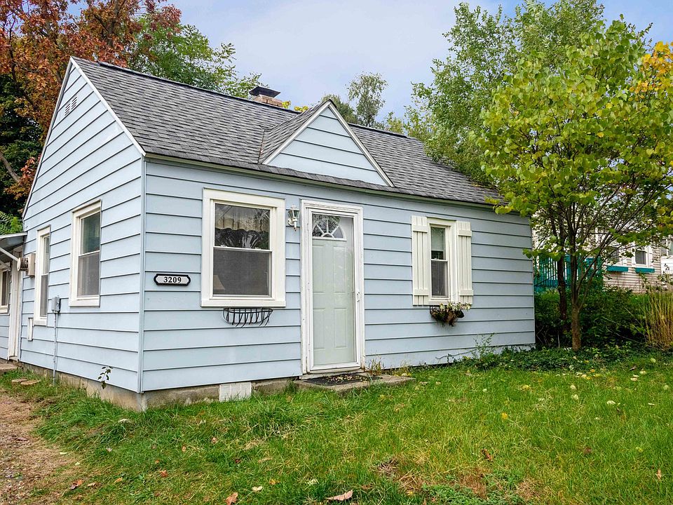 1st image of 3209 Charlesgate Ave SW