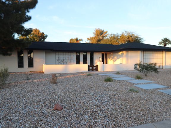 5th image of 202 W Llano Dr