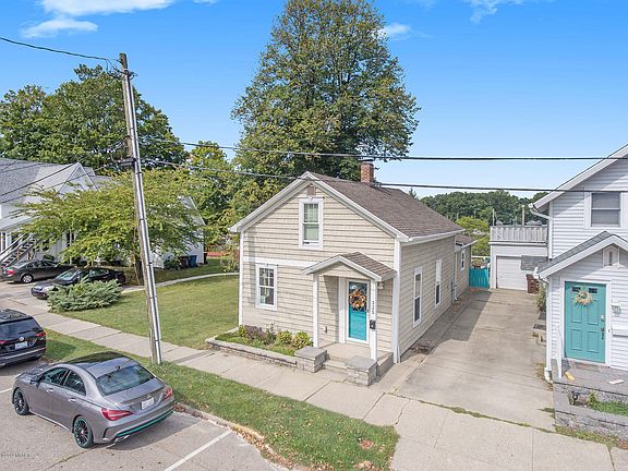 2nd image of 325 Eagle St