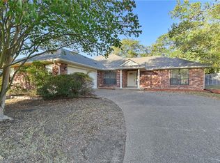 2813 Bishops Gate Cir, Bryan, TX 77807