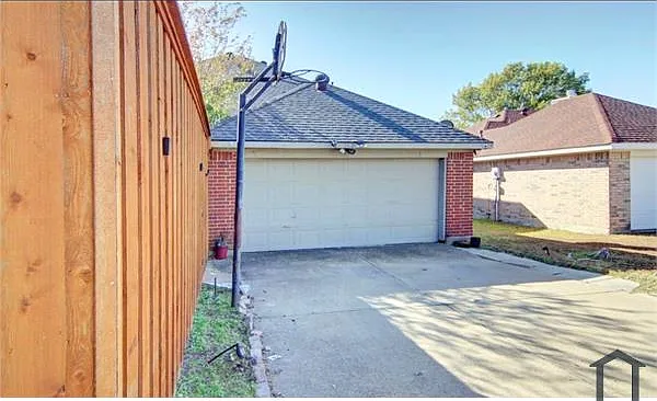 2312 Austin Dr — Photo 27