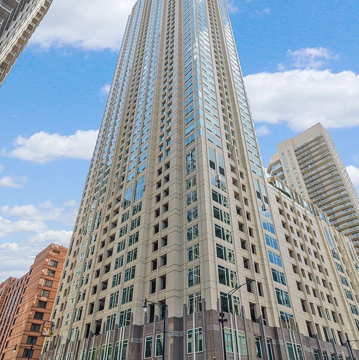 1st image of 33 W Ontario St APT 33A