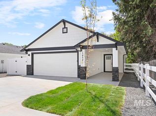 1915 Oregon Ave, Caldwell, ID 83605