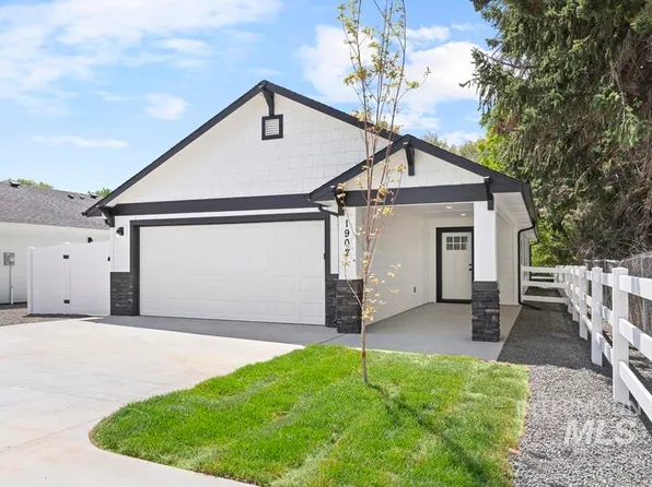 1915 Oregon Ave, Caldwell, ID 83605