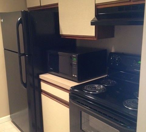3rd image of 2616 Davison Ave #1