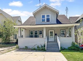 806 E Main St, Reedsburg, WI 53959