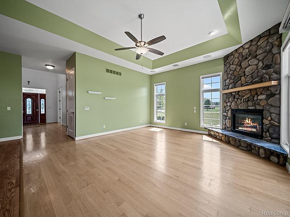 4th image of 15060 Lindbergh Ct