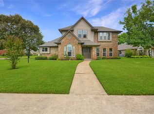 51 Orchid Ct, Lake Jackson, TX 77566