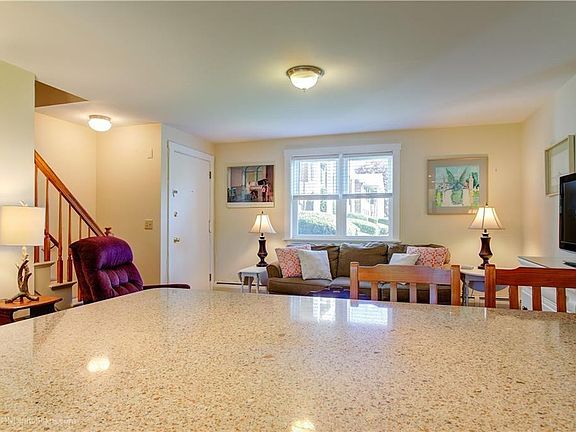5th image of 70 Carroll Ave Unit 1113