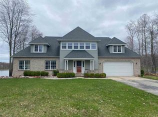 9832 Fawn Lake Dr, Stanwood, MI