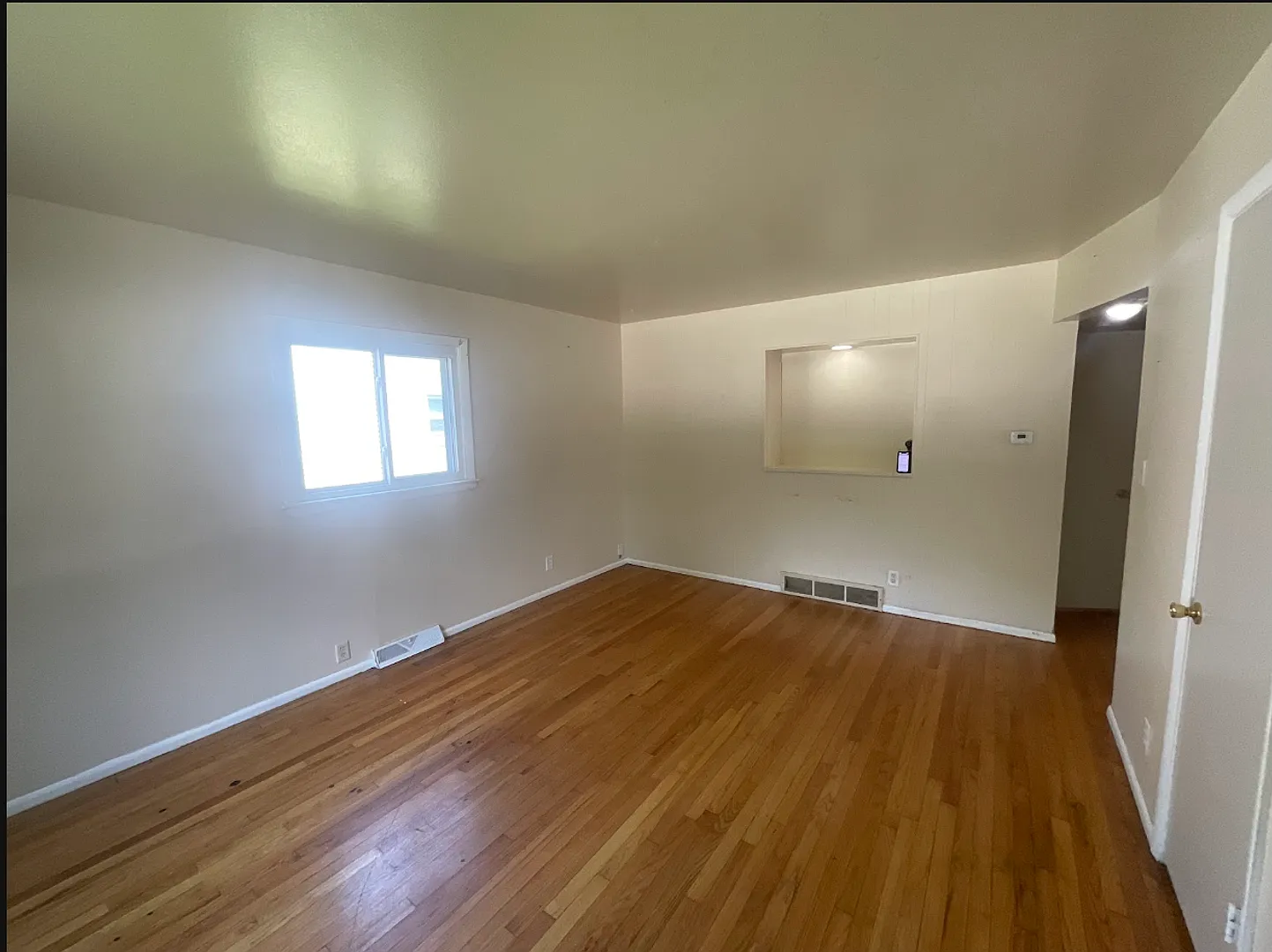 6408 N 58th St 6410 — Photo 2