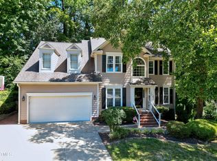 105 Hounslow Ct, Cary, NC 27518