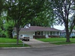 1215 Lennoxshire Dr, Elgin, IL 60123