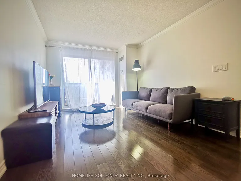 18 Harding Blvd #412 — Photo 5