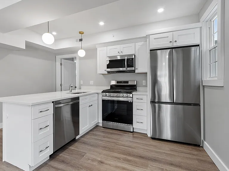 80 South St #7 — Photo 3