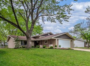 222 Williams Dr, Schaumburg, IL