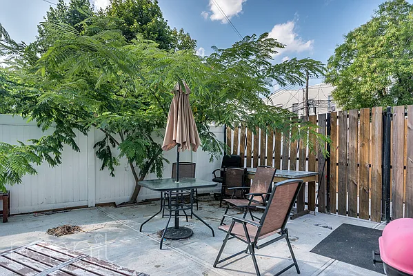 Rented by Rennit Inc. | media 3