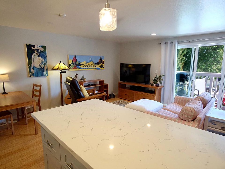 1st image of 17133 NE 80th St #17133