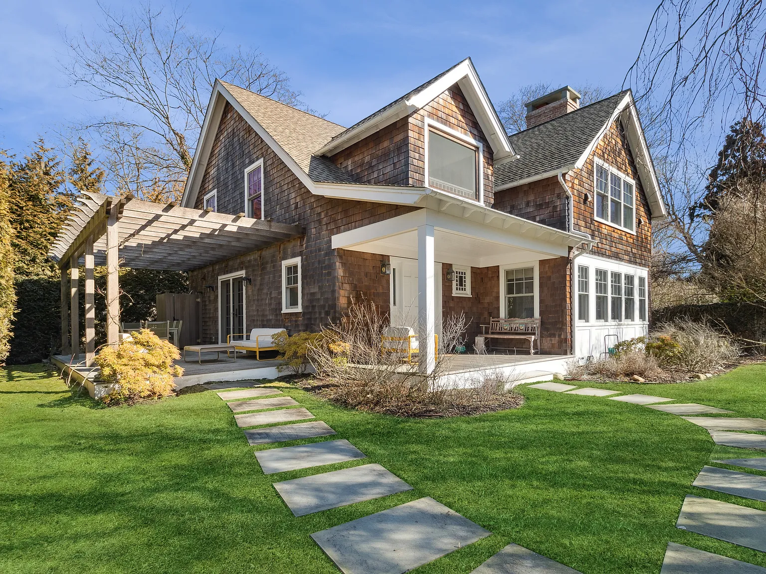 Southampton Village Estate Section Rental Moments to The Ocean — Photo 1