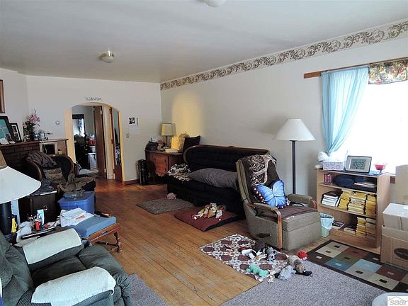 5th image of 209 5th Ave E