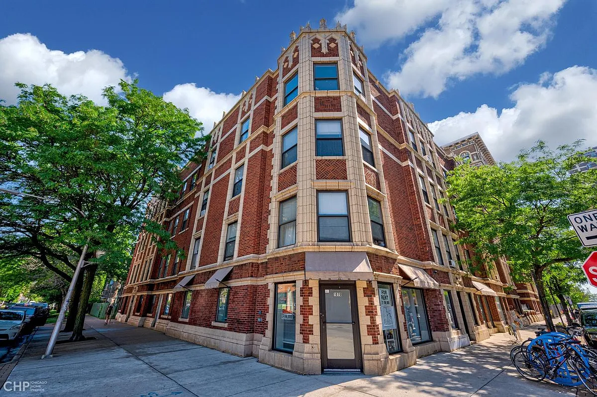 Building Photo - 6201 N Winthrop Ave #2
