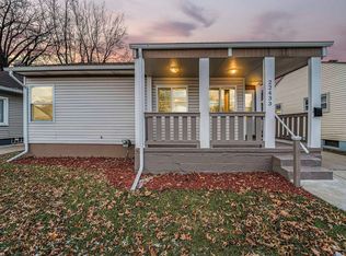 22433 Wilmot Ave, Eastpointe, MI 48021