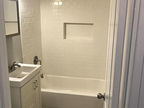 5th image of 5322 W 71st Ter